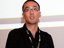 画像ギャラリー No.001のサムネイル画像 / ［CEDEC 2011］プレイヤーがイケメンだったら，ゲームの難度がアップする？　「グランツーリスモ5」にも使われた，顔認識技術の最先端を紹介
