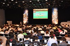 画像ギャラリー No.055のサムネイル画像 / 「モンハン部員100万人突破記念！ 〜狩友の集い〜」レポート後編：「アイルー村G」新情報や，USJ・ユニクロなどとのコラボが発表されたステージの模様を紹介