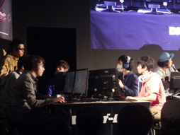 画像ギャラリー No.004のサムネイル画像 / ［TGS 2014］「HOUNDS」最強クランが決定した「BATTLE of HOUNDS」。そこにM.S.S.Projectが乱入して夢の対決が実現!?