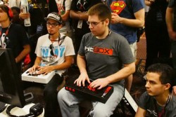 画像ギャラリー No.005のサムネイル画像 / ［EVO2013］2日目リザルトまとめ。「UMvC3」日本勢は無念の全滅，「ストクロ」優勝は強豪Infiltration選手の手に。最終日「スパ4」決勝に向かう日本人選手4名への動画インタビューも掲載