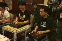 画像ギャラリー No.015のサムネイル画像 / ［EVO2013］2日目リザルトまとめ。「UMvC3」日本勢は無念の全滅，「ストクロ」優勝は強豪Infiltration選手の手に。最終日「スパ4」決勝に向かう日本人選手4名への動画インタビューも掲載