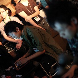 画像ギャラリー No.020のサムネイル画像 / ニコ生で20万人が熱狂した格闘ゲームイベント「GODSGARDEN #4」，数々の名試合が生まれた会場の空気をお届けするフォトレポートを掲載
