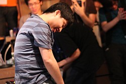 画像ギャラリー No.028のサムネイル画像 / ニコ生で20万人が熱狂した格闘ゲームイベント「GODSGARDEN #4」，数々の名試合が生まれた会場の空気をお届けするフォトレポートを掲載