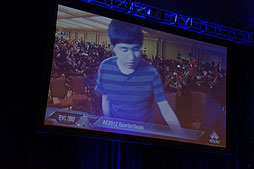 画像ギャラリー No.011のサムネイル画像 / ［EVO2012］ウメハラ選手の活躍に会場が熱狂した「EVO2012」初日まとめを掲載。「スパIV AE」日本勢はほぼ全滅，「SCV」は3人が決勝進出へ