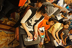 画像ギャラリー No.013のサムネイル画像 / ［EVO2012］ウメハラ選手の活躍に会場が熱狂した「EVO2012」初日まとめを掲載。「スパIV AE」日本勢はほぼ全滅，「SCV」は3人が決勝進出へ