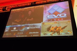画像ギャラリー No.010のサムネイル画像 / ［EVO2013］“五神”の4人が「スパ4」ベスト8に集結！　「EVO2013」初日リザルトまとめ＆優勝者インタビュー。「P4U」優勝は日本のユメ選手の手に