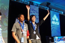 画像ギャラリー No.017のサムネイル画像 / ［EVO2013］“五神”の4人が「スパ4」ベスト8に集結！　「EVO2013」初日リザルトまとめ＆優勝者インタビュー。「P4U」優勝は日本のユメ選手の手に
