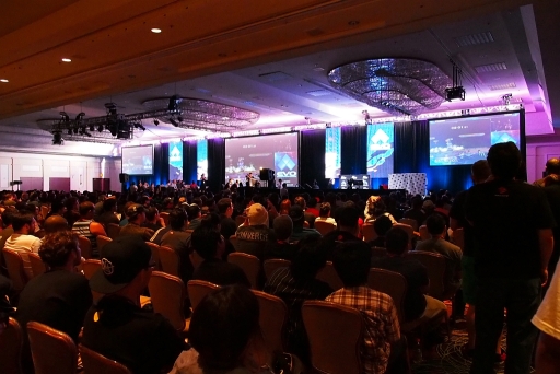 画像ギャラリー No.001のサムネイル画像 / ［EVO2013］アメリカの選手たちが開催国の意地を見せた「EVO2013」最終日レポート。「スパIV AE Ver.2012」で優勝したXian選手のインタビューも掲載