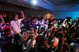 画像ギャラリー No.019のサムネイル画像 / ［EVO2013］アメリカの選手たちが開催国の意地を見せた「EVO2013」最終日レポート。「スパIV AE Ver.2012」で優勝したXian選手のインタビューも掲載