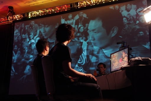 画像ギャラリー No.021のサムネイル画像 / ［EVO2013］アメリカの選手たちが開催国の意地を見せた「EVO2013」最終日レポート。「スパIV AE Ver.2012」で優勝したXian選手のインタビューも掲載