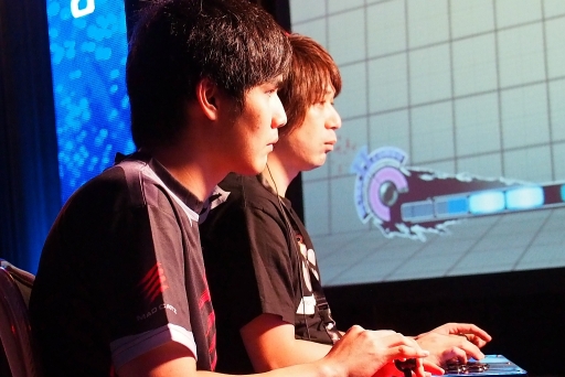 画像ギャラリー No.023のサムネイル画像 / ［EVO2013］アメリカの選手たちが開催国の意地を見せた「EVO2013」最終日レポート。「スパIV AE Ver.2012」で優勝したXian選手のインタビューも掲載
