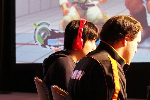 画像ギャラリー No.025のサムネイル画像 / ［EVO2013］アメリカの選手たちが開催国の意地を見せた「EVO2013」最終日レポート。「スパIV AE Ver.2012」で優勝したXian選手のインタビューも掲載