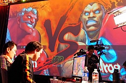 画像ギャラリー No.026のサムネイル画像 / ［EVO2013］アメリカの選手たちが開催国の意地を見せた「EVO2013」最終日レポート。「スパIV AE Ver.2012」で優勝したXian選手のインタビューも掲載