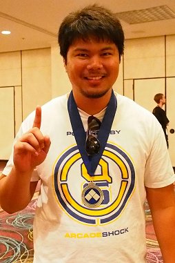 画像ギャラリー No.002のサムネイル画像 / ［EVO2013］ 各競技タイトルの優勝者達と，上位入賞を果たした日本勢へのミニインタビューを掲載