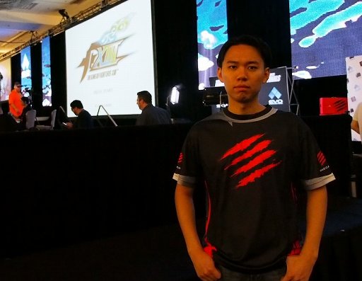 画像ギャラリー No.012のサムネイル画像 / ［EVO2013］ 各競技タイトルの優勝者達と，上位入賞を果たした日本勢へのミニインタビューを掲載