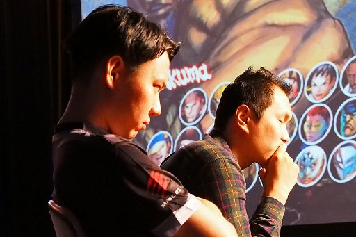 画像ギャラリー No.015のサムネイル画像 / ［EVO2013］ 各競技タイトルの優勝者達と，上位入賞を果たした日本勢へのミニインタビューを掲載