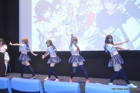 画像ギャラリー No.043のサムネイル画像 / 「閃乱カグラ -少女達の真影-」の“揺れ”は喜屋武ちあきさんのお墨付き？　「胸躍る！爆乳ハイパー発表会」の模様をレポート