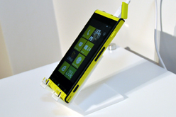 画像ギャラリー No.007のサムネイル画像 / 「Windows Phone 7.5」登場。第1弾は富士通東芝製のKDDI向け端末「IS12T」〜Xbox LIVE周りもいろいろ聞いてきた【詳報追加】