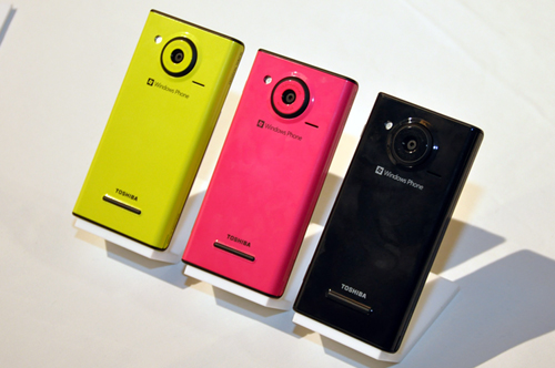 画像ギャラリー No.011のサムネイル画像 / 「Windows Phone 7.5」登場。第1弾は富士通東芝製のKDDI向け端末「IS12T」〜Xbox LIVE周りもいろいろ聞いてきた【詳報追加】