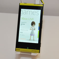 画像ギャラリー No.015のサムネイル画像 / 「Windows Phone 7.5」登場。第1弾は富士通東芝製のKDDI向け端末「IS12T」〜Xbox LIVE周りもいろいろ聞いてきた【詳報追加】