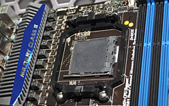 画像ギャラリー No.009のサムネイル画像 / ［COMPUTEX］Sandy Bridge-E対応のX79にLlano対応のA75などがズラリ。マザーボードベンダー各社が次期チップセット搭載製品を展示【画像追加】
