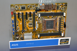 画像ギャラリー No.019のサムネイル画像 / ［COMPUTEX］Sandy Bridge-E対応のX79にLlano対応のA75などがズラリ。マザーボードベンダー各社が次期チップセット搭載製品を展示【画像追加】