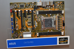 画像ギャラリー No.021のサムネイル画像 / ［COMPUTEX］Sandy Bridge-E対応のX79にLlano対応のA75などがズラリ。マザーボードベンダー各社が次期チップセット搭載製品を展示【画像追加】