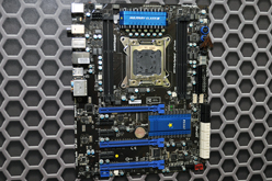 画像ギャラリー No.026のサムネイル画像 / ［COMPUTEX］Sandy Bridge-E対応のX79にLlano対応のA75などがズラリ。マザーボードベンダー各社が次期チップセット搭載製品を展示【画像追加】