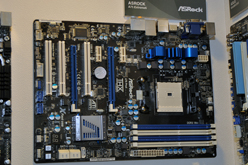 画像ギャラリー No.028のサムネイル画像 / ［COMPUTEX］Sandy Bridge-E対応のX79にLlano対応のA75などがズラリ。マザーボードベンダー各社が次期チップセット搭載製品を展示【画像追加】