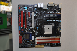 画像ギャラリー No.033のサムネイル画像 / ［COMPUTEX］Sandy Bridge-E対応のX79にLlano対応のA75などがズラリ。マザーボードベンダー各社が次期チップセット搭載製品を展示【画像追加】