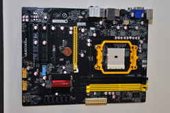 画像ギャラリー No.036のサムネイル画像 / ［COMPUTEX］Sandy Bridge-E対応のX79にLlano対応のA75などがズラリ。マザーボードベンダー各社が次期チップセット搭載製品を展示【画像追加】