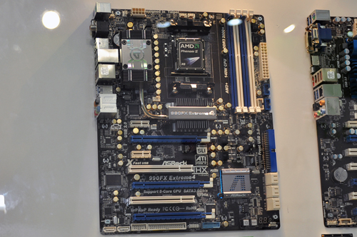 画像ギャラリー No.038のサムネイル画像 / ［COMPUTEX］Sandy Bridge-E対応のX79にLlano対応のA75などがズラリ。マザーボードベンダー各社が次期チップセット搭載製品を展示【画像追加】