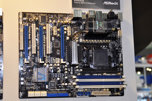 画像ギャラリー No.039のサムネイル画像 / ［COMPUTEX］Sandy Bridge-E対応のX79にLlano対応のA75などがズラリ。マザーボードベンダー各社が次期チップセット搭載製品を展示【画像追加】