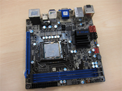 画像ギャラリー No.011のサムネイル画像 / 初期のX79はPCIe 3.0対応保留,DIMMサポート4枚か。少数精鋭のマザーボード開発チームを立ち上げたSapphireにいろいろ聞いてきた