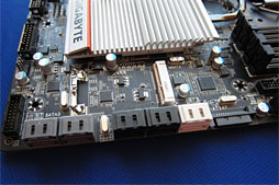 画像ギャラリー No.010のサムネイル画像 / GIGA-BYTE,Z77搭載のゲーマー向けマザーボードを公開。ATXモデルはPCIe 3.0 x16×2やx8×4接続に対応か