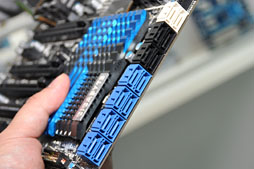 画像ギャラリー No.012のサムネイル画像 / ［COMPUTEX］GIGA-BYTE，「Ultra Durable 5」を発表。液冷時代に向けてマザーボード電源部の大幅な発熱低下を狙う