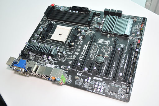 画像ギャラリー No.019のサムネイル画像 / ［COMPUTEX］GIGA-BYTE，「Ultra Durable 5」を発表。液冷時代に向けてマザーボード電源部の大幅な発熱低下を狙う