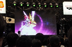 画像ギャラリー No.023のサムネイル画像 / 下田麻美さんと沼倉愛美さんによるミニライブも行われた，キャラホビ2011「ヴァイスシュヴァルツ ポータブル」ステージイベントをレポート