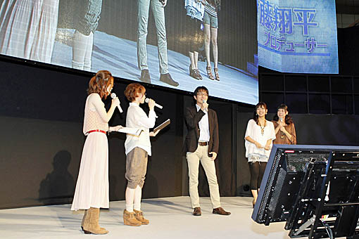 画像ギャラリー No.004のサムネイル画像 / ［TGS 2011］「ヴァイスシュヴァルツ ポータブル」のステージ「矢作紗友里・南條愛乃の 白黒学園放送部」in東京ゲームショウ2011をレポート