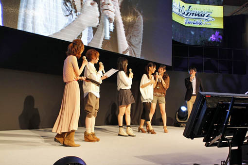 画像ギャラリー No.006のサムネイル画像 / ［TGS 2011］「ヴァイスシュヴァルツ ポータブル」のステージ「矢作紗友里・南條愛乃の 白黒学園放送部」in東京ゲームショウ2011をレポート