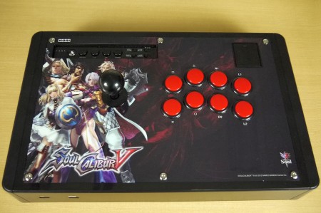 画像ギャラリー No.024のサムネイル画像 / 「ソウルキャリバーV」に適したアーケードスティックは? Mad CatzとHORIから登場した4製品を比べてみた