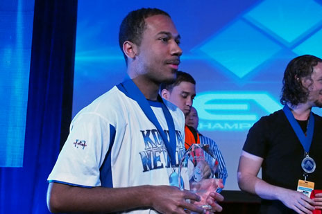 画像ギャラリー No.003のサムネイル画像 / ［EVO2012］韓国勢の活躍が目立った「EVO2012」最終日レポート。「ソウルキャリバーV」で優勝したデコポン選手のミニインタビューも掲載