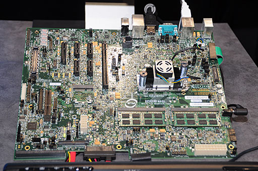 画像ギャラリー No.002のサムネイル画像 / 【速報】Intel,IDF 2012で次世代CPU「Haswell」搭載の開発用ボードを披露。Ultrabook向けにTDP 10W以下のモデルが追加されることも明らかに
