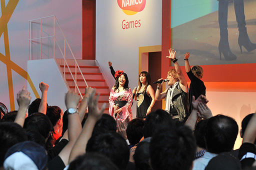 画像ギャラリー No.014のサムネイル画像 / ［TGS 2012］「第2次スーパーロボット大戦OG」イベントステージをレポート。初公開の戦闘シーンやJAM Projectのライブで大盛り上がり 