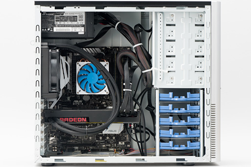 画像ギャラリー No.026のサムネイル画像 / 「Radeon Pro Duo」搭載PCを試す。デュアルFijiの「史上最速シングルカード」は誰のためのもの?