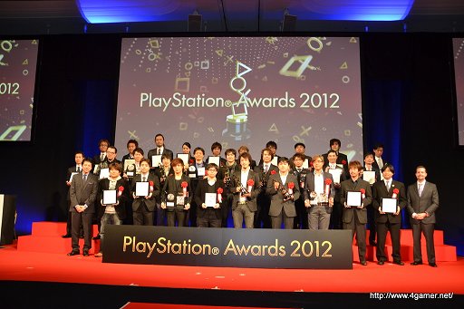 画像ギャラリー No.002のサムネイル画像 / PlayStation Awards 2012受賞作品が発表。50万本越えは「ウイイレ2012」「ガンダムEX VS.」「FF XIII-2」「ワンピース海賊無双」「バイオハザード6」