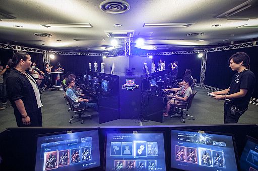 画像ギャラリー No.007のサムネイル画像 / 「Halo 4」を使った学生向けゲーミングキャンプ「RED BULL GAMING U」の模様が公開に