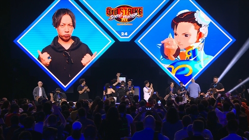 画像ギャラリー No.004のサムネイル画像 / ［EVO2024］「ストリートファイターIII 3rd Strike」部門優勝は日本のMOV選手。春麗とエレナを使い分け初戴冠を果たす