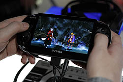 画像ギャラリー No.011のサムネイル画像 / ［E3 2011］PS Vita用「BLAZBLUE CONTINUUM SHIFT II PLUS（仮）」のデモ版をE3で体験プレイ。高品質な格闘ゲームをいつでもどこでも