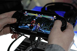 画像ギャラリー No.012のサムネイル画像 / ［E3 2011］PS Vita用「BLAZBLUE CONTINUUM SHIFT II PLUS（仮）」のデモ版をE3で体験プレイ。高品質な格闘ゲームをいつでもどこでも